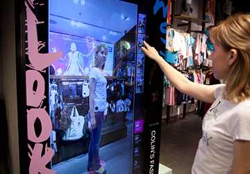 How Smart Mirrors are Transforming the Shopping Experience